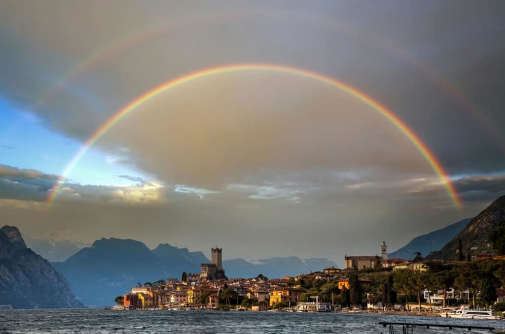 El Arcoíris : un evento natural de luz y color