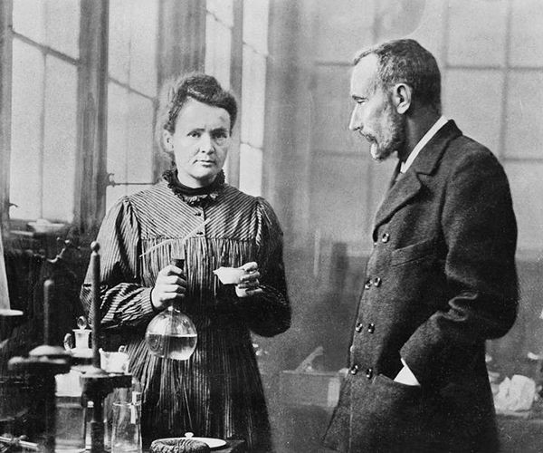 Marie Curie y su marido Pierre Curie